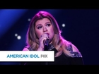Kelly Clarkson Performs 
